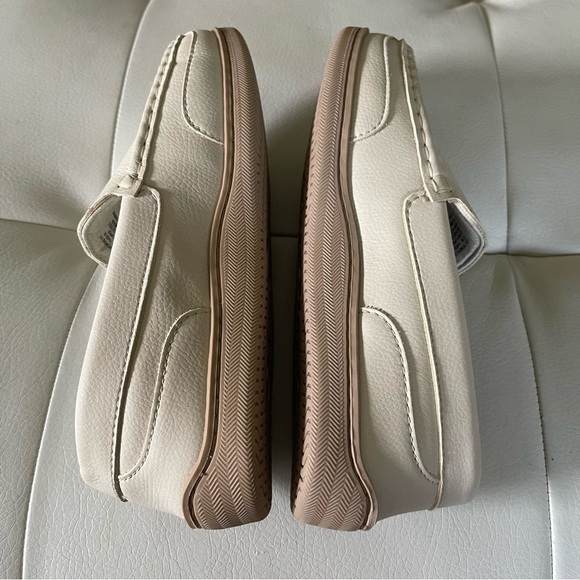 MY SLIPPERS Womens Moccasin Beige size 8 wide these are new - Picture 6 of 10